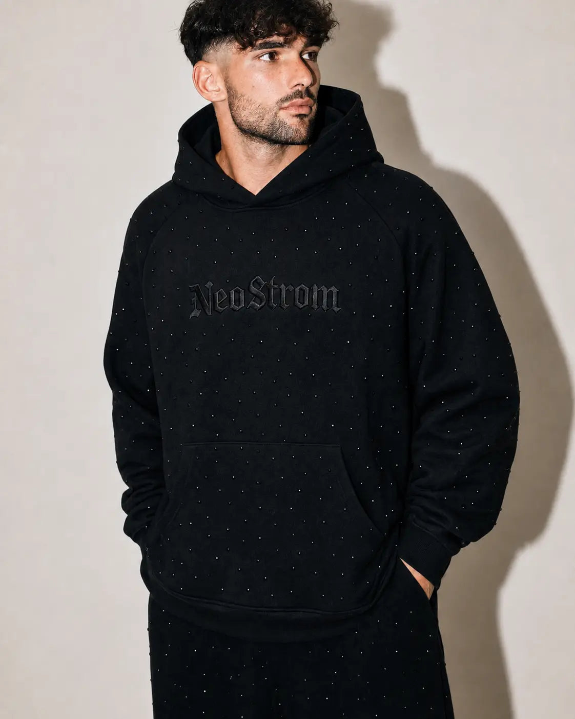 Hoodie con pedreria premium ®